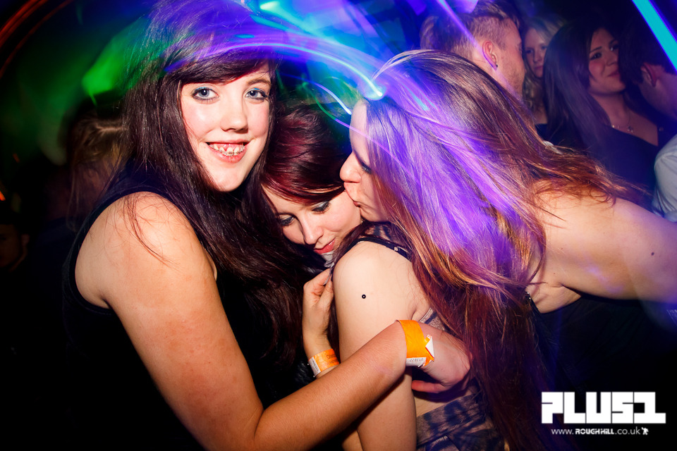 IMAGE: http://payload25.cargocollective.com/1/3/110609/2814736/14-02-2012-84_960.jpg